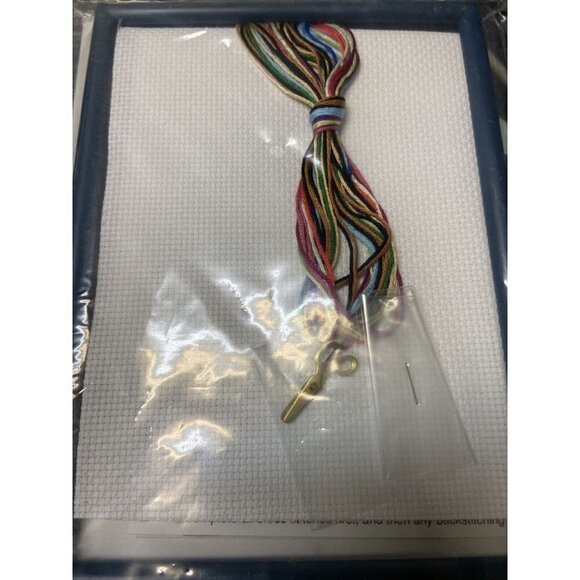 Candamar Designs Golden Bee Cross Stitch Kit - Picture 5 of 5